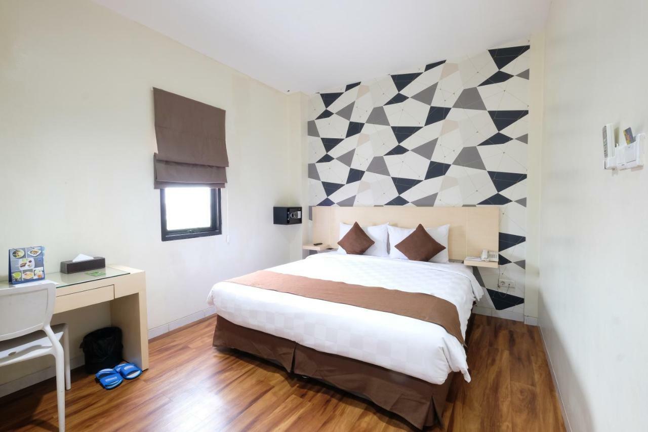 Hotel 88 Mangga Besar Raya 120 Jakarta By Wh Exteriér fotografie